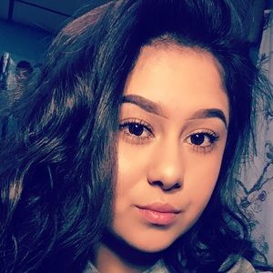 Meet your Posher, Noelia